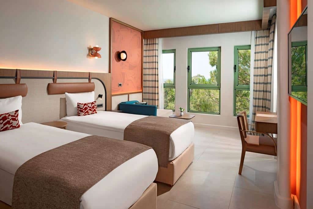 rooms-deluxe-family-room-land-side-type-4d