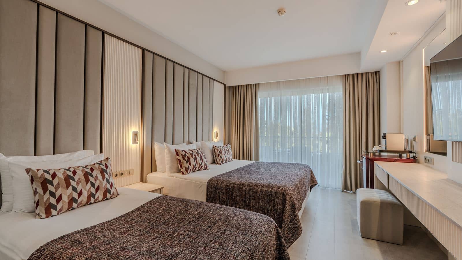 rooms-standard-room-land-view