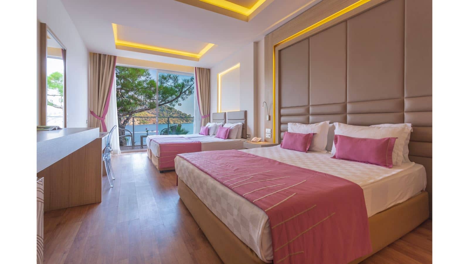 rooms-large-sea-view-room