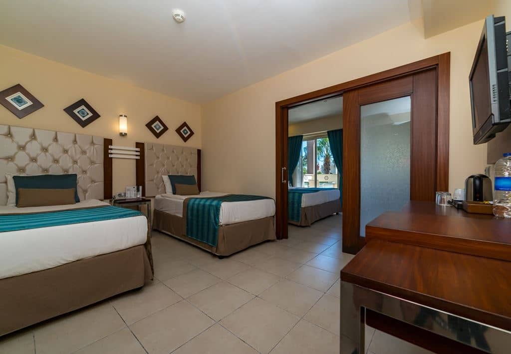 rooms-family-room