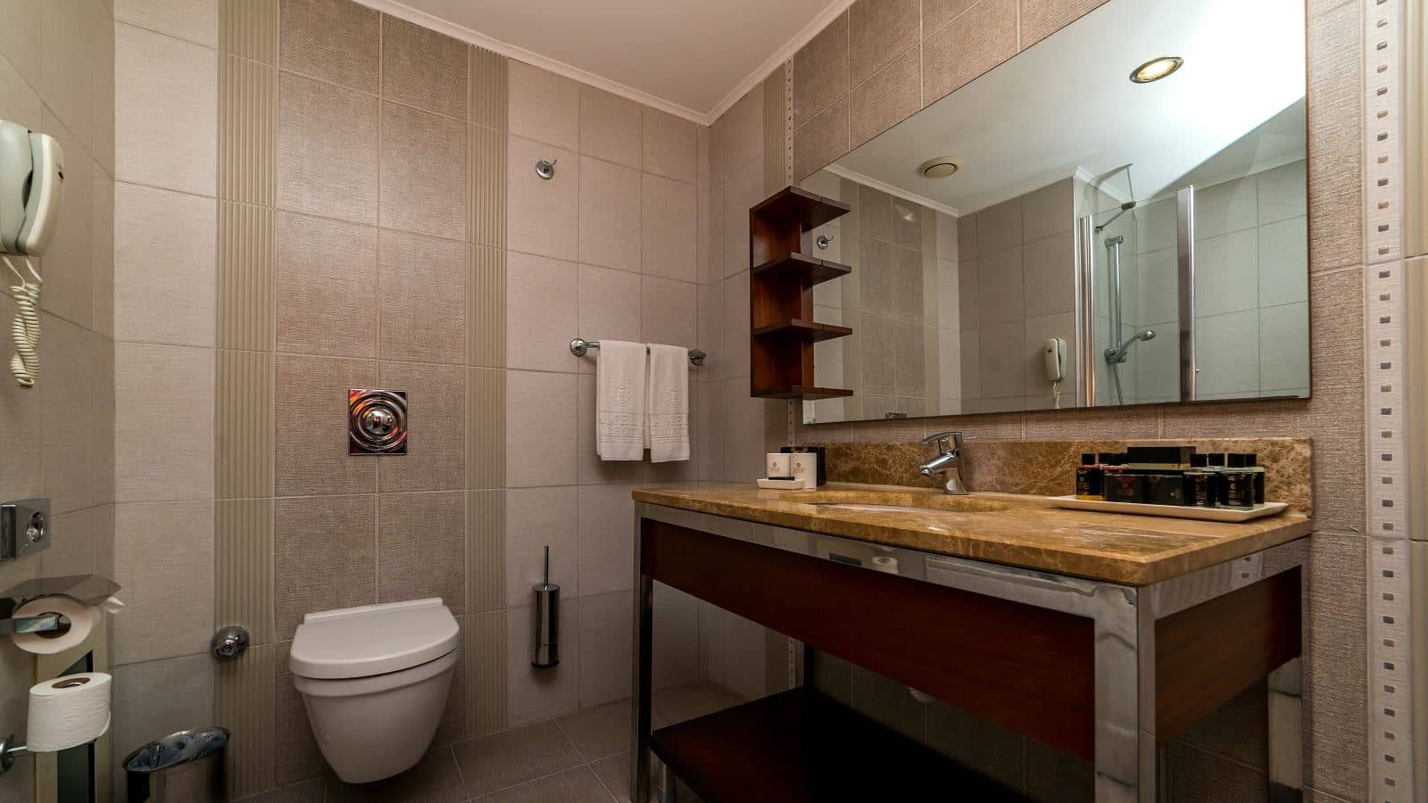 rooms-family-room