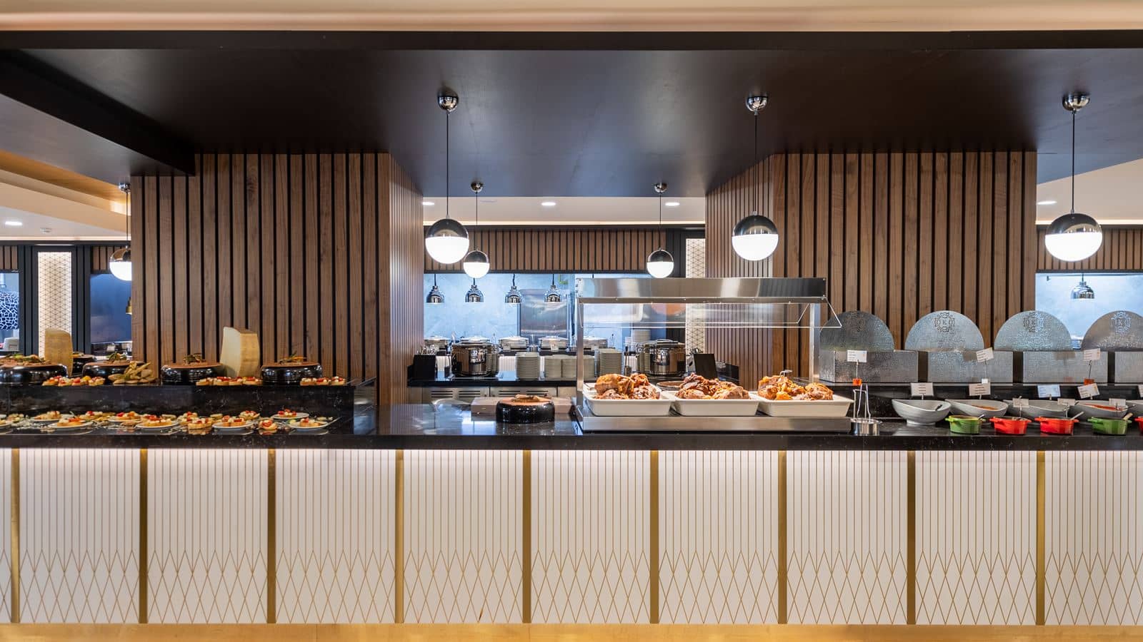 restaurants-grandee-main-restaurant