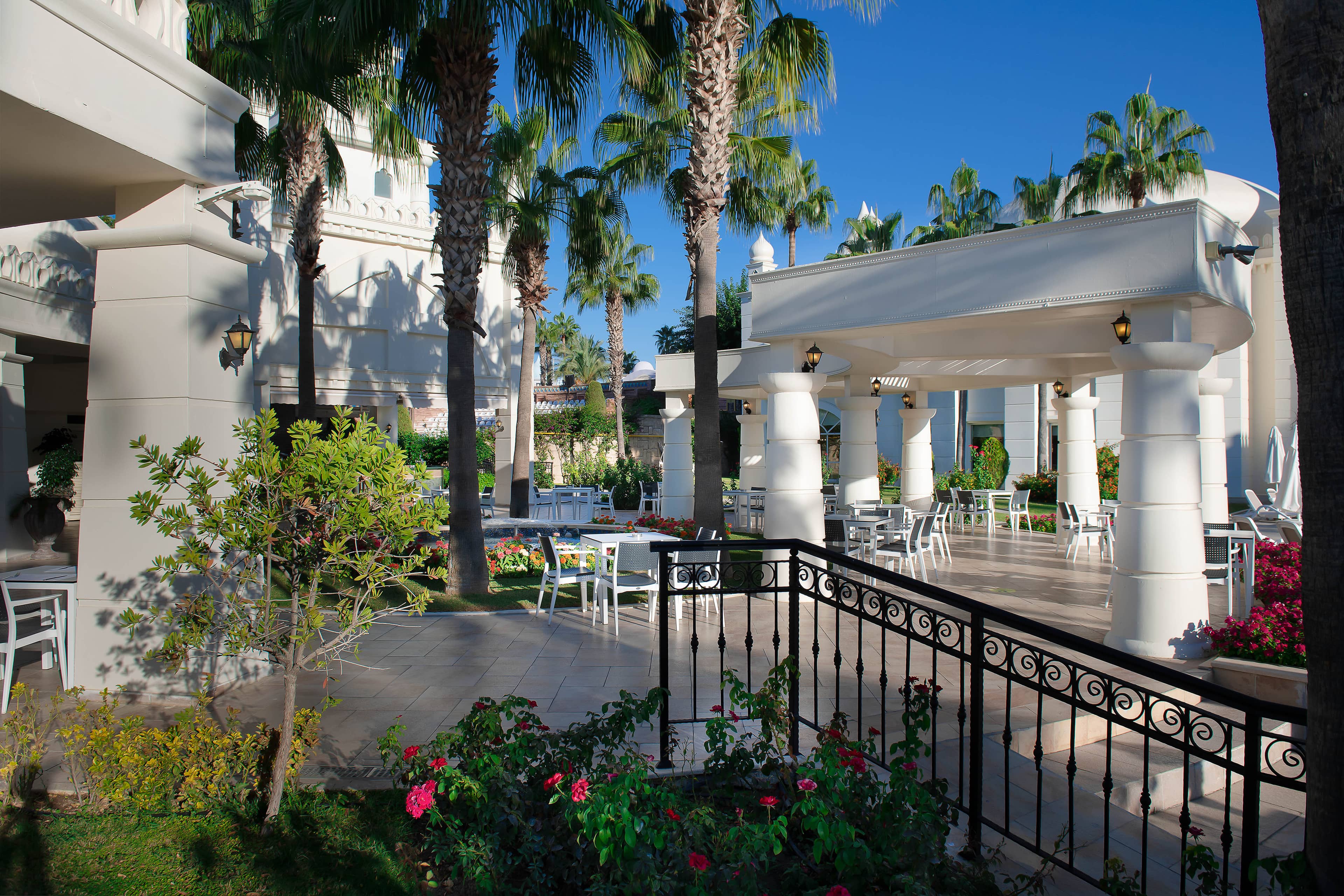 restaurants-luna-snack-restaurant