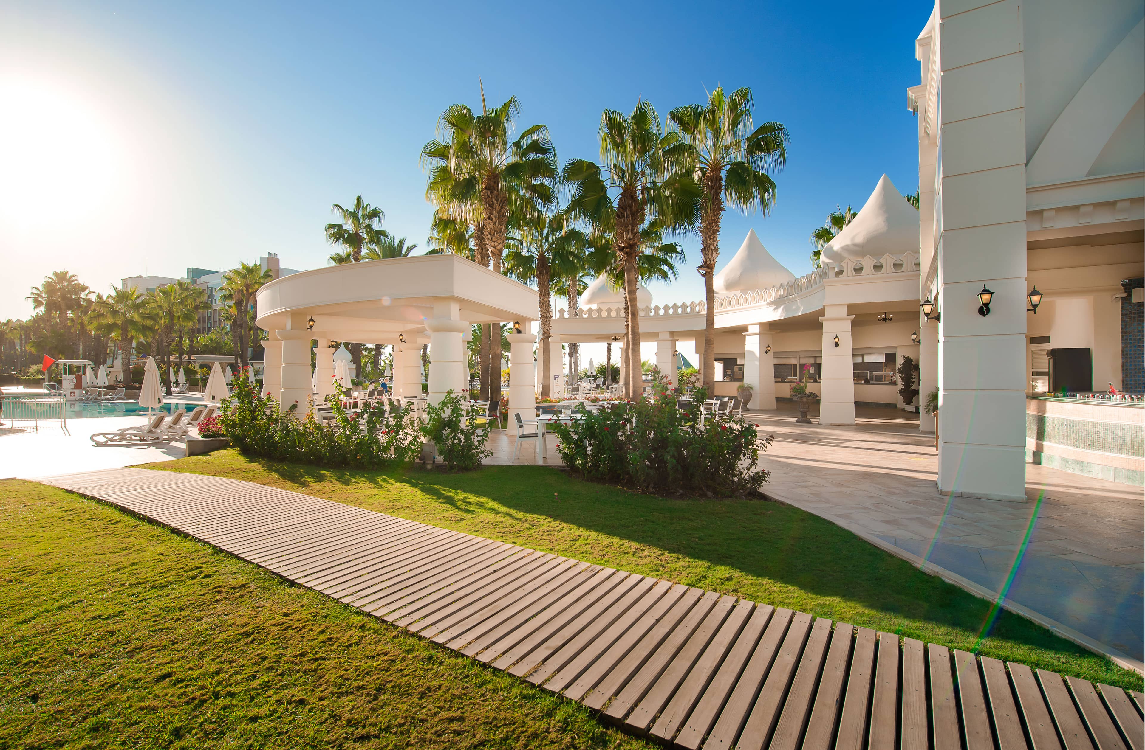 restaurants-luna-snack-restaurant