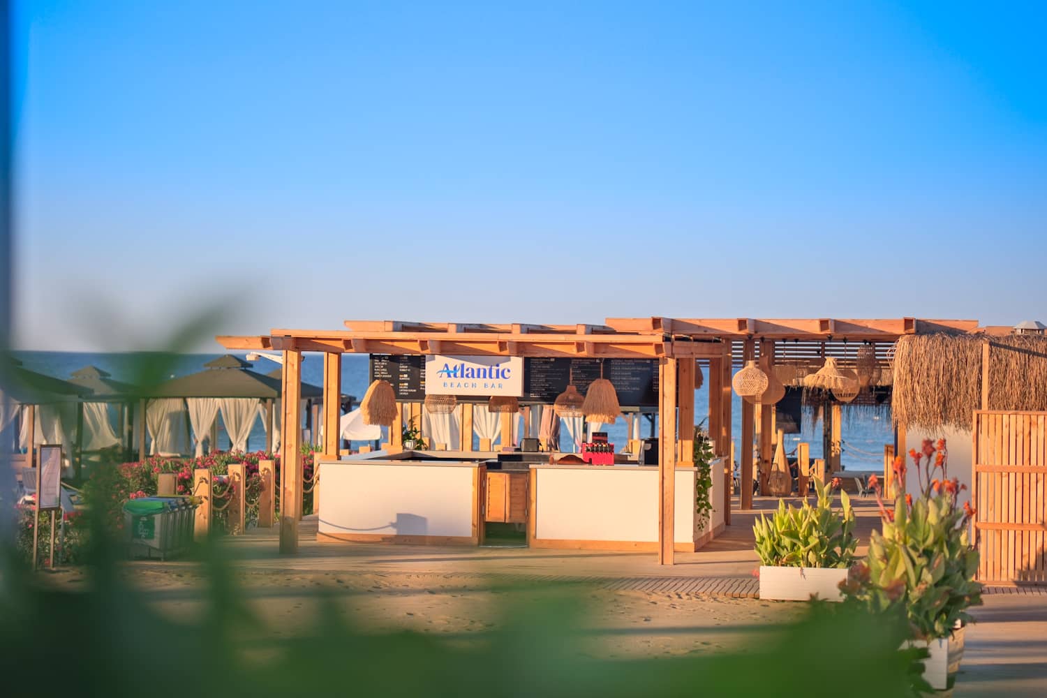 bars-atlantic-beach-bar