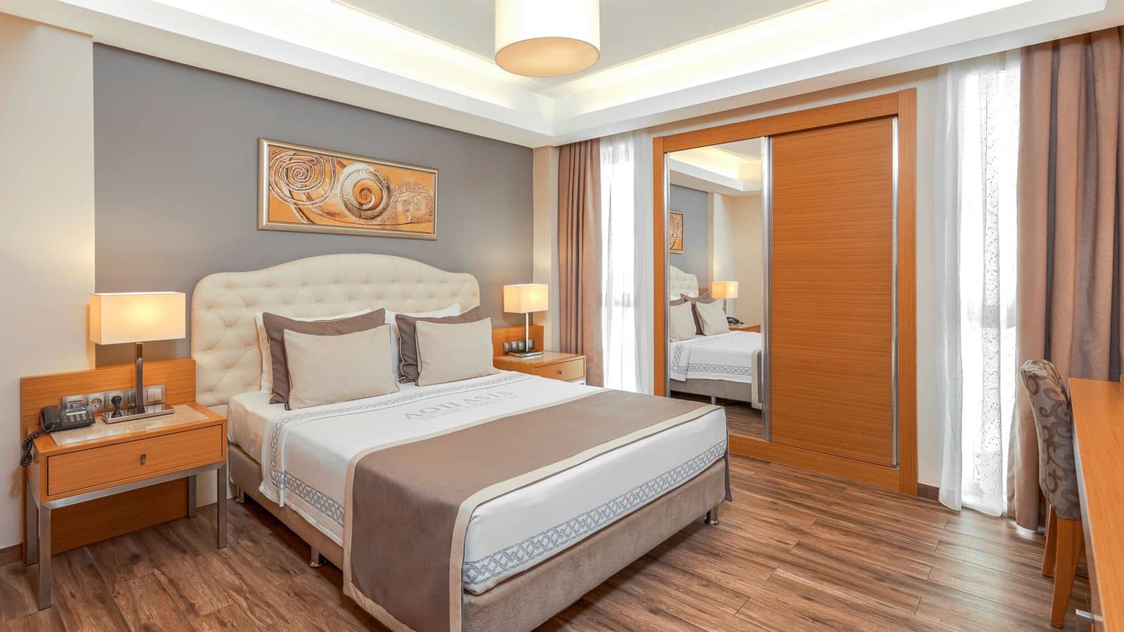 rooms-lake-house-family-room-1-bedroom-+-1-living-room