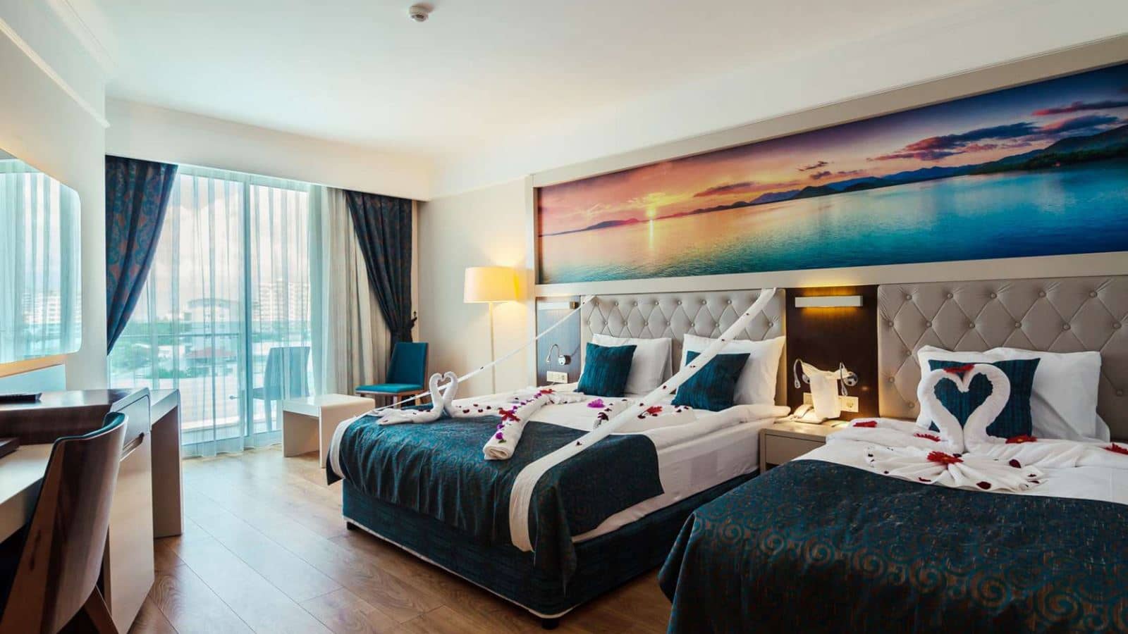 rooms-coral-room