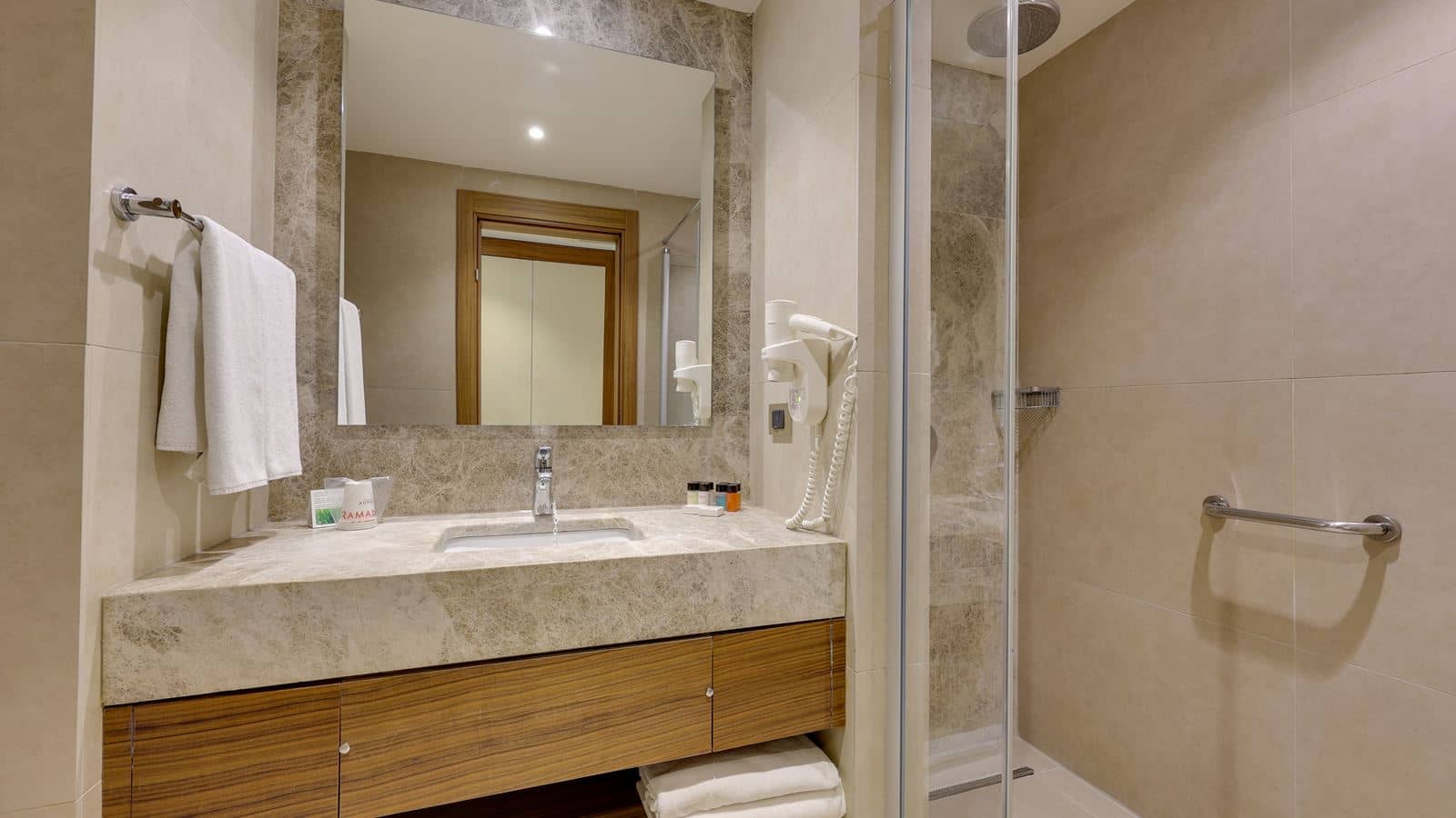 rooms-superior-seaview-room-balcony-or-terrace