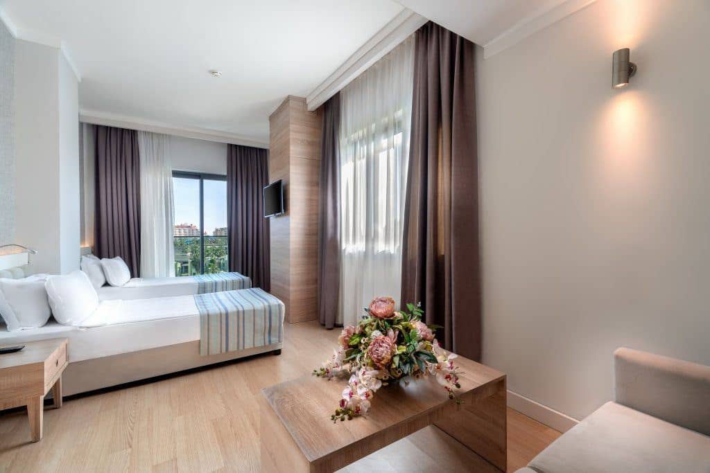 rooms-family-room
