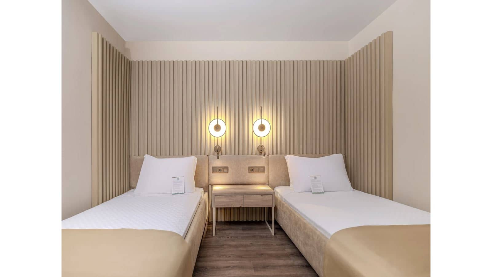 rooms-family-deluxe-2-bedrooms