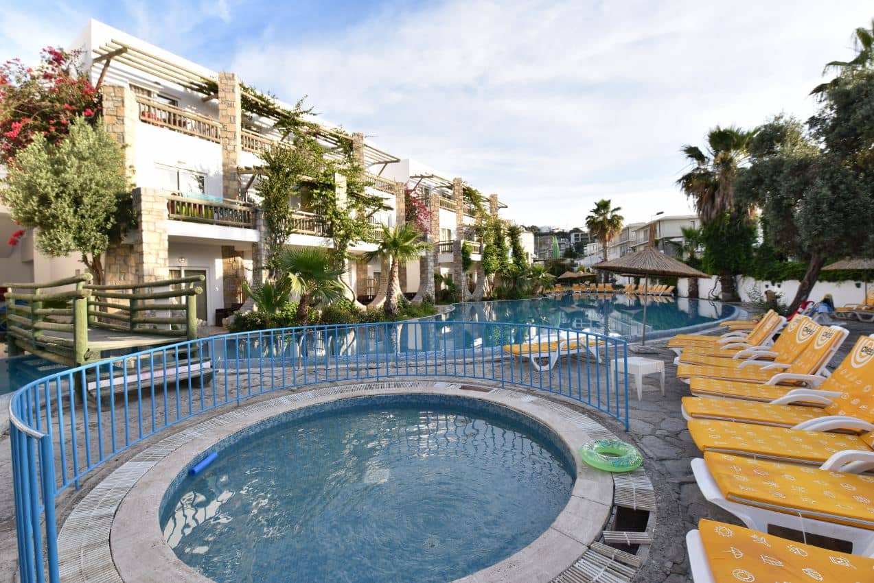 pools-outdoor-pool