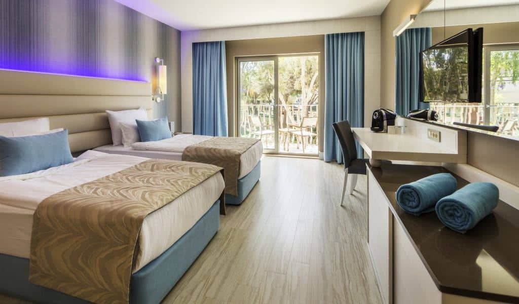 rooms-double-room-classic-main-building