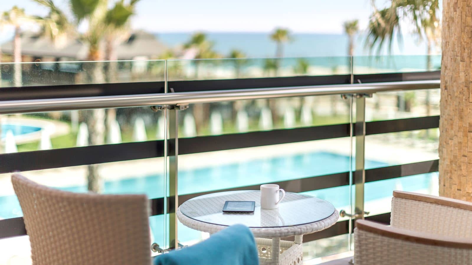 rooms-double-room-superior-lagoon-partial-sea-view