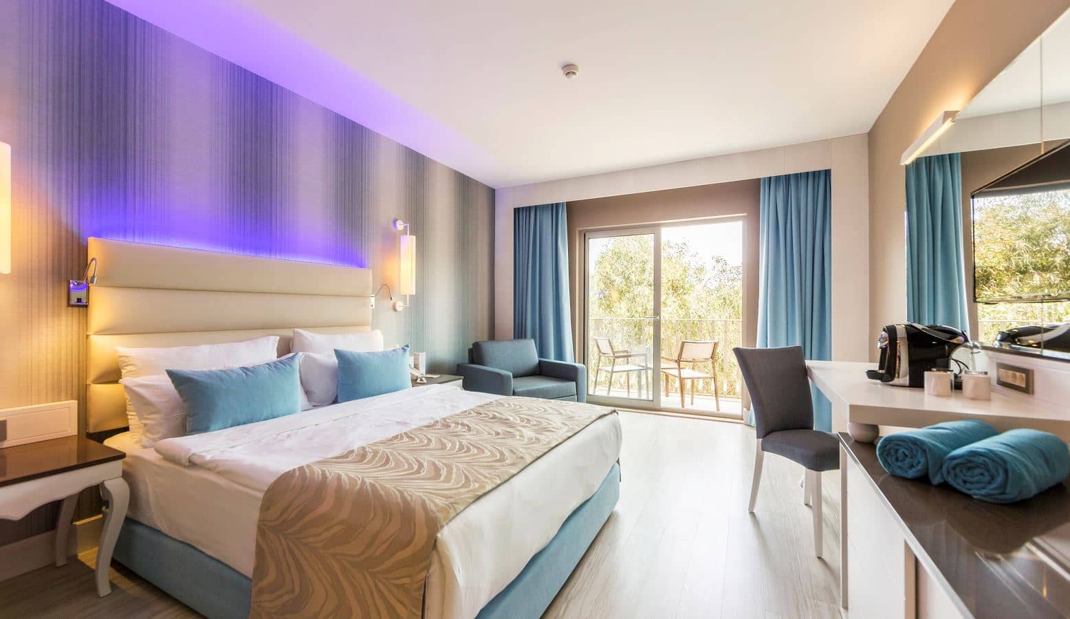 rooms-suite-classic-main-building-for-family