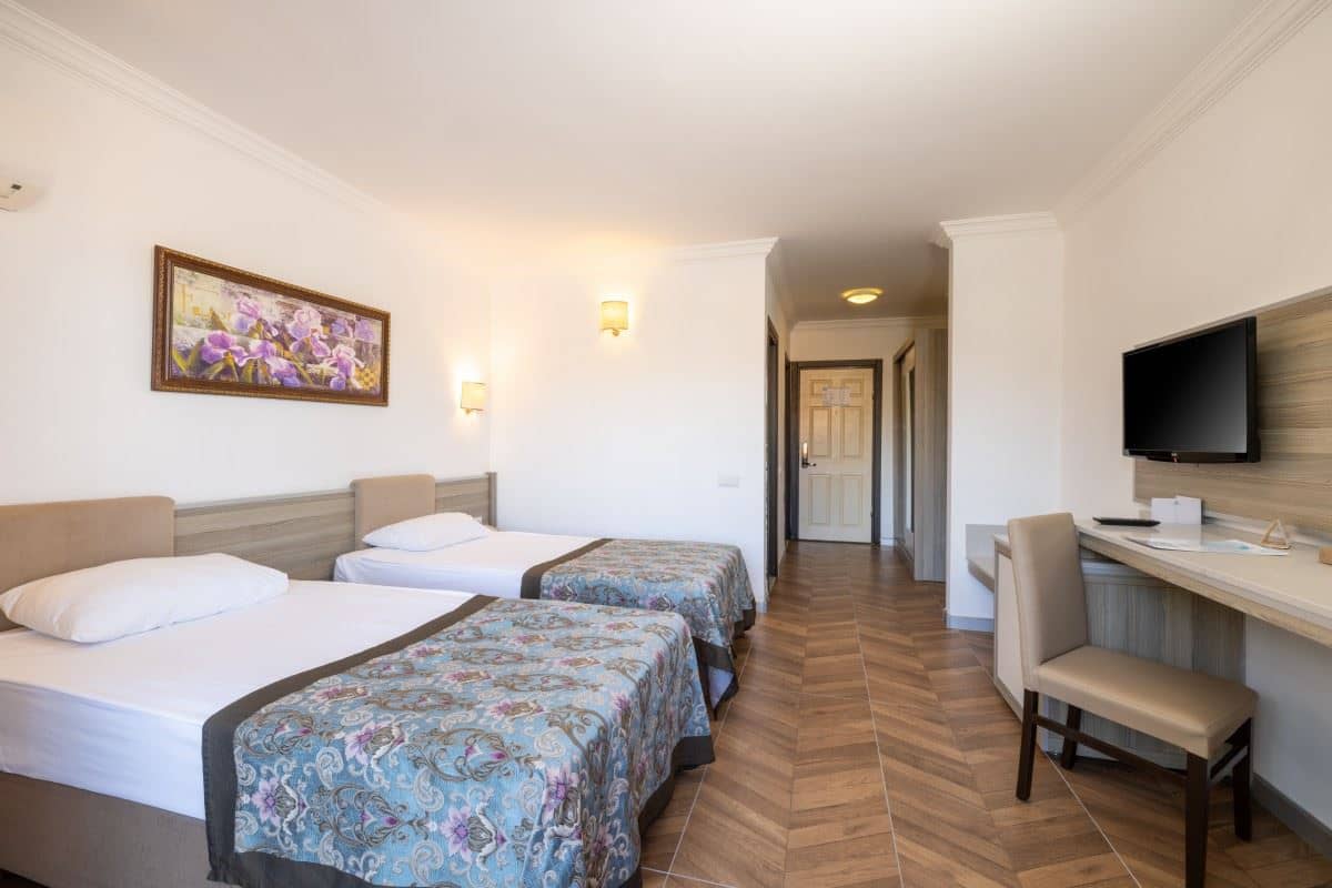 rooms-standard-room-land-view