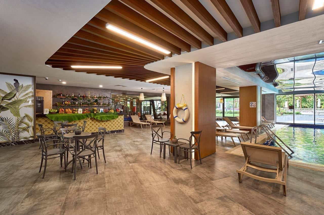 bars-indoor-pool-bar