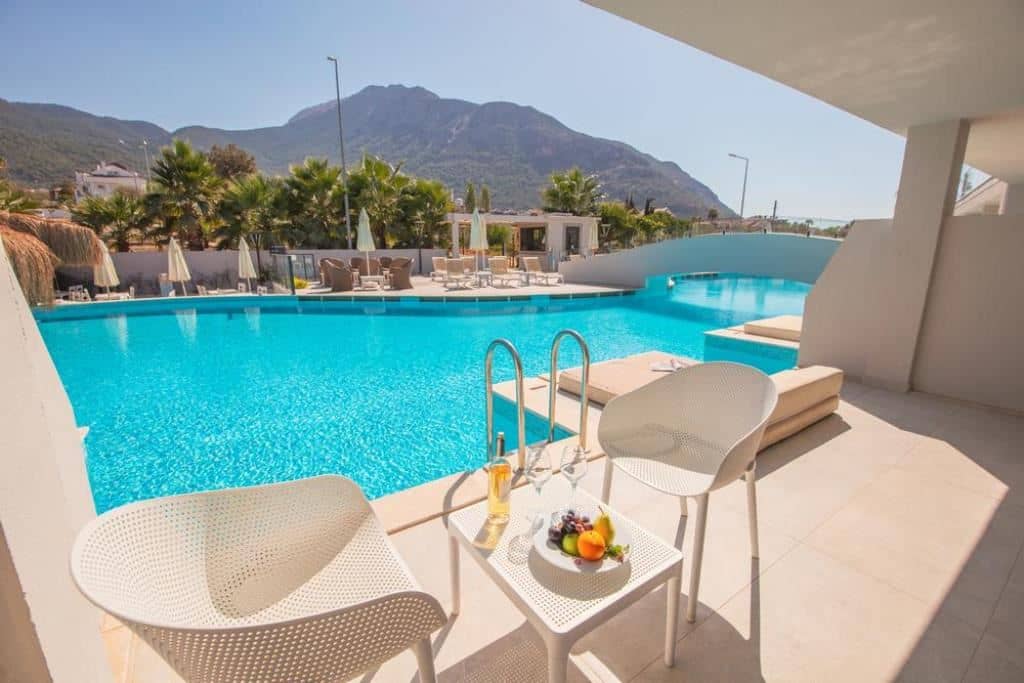 rooms-swim-up-rooms