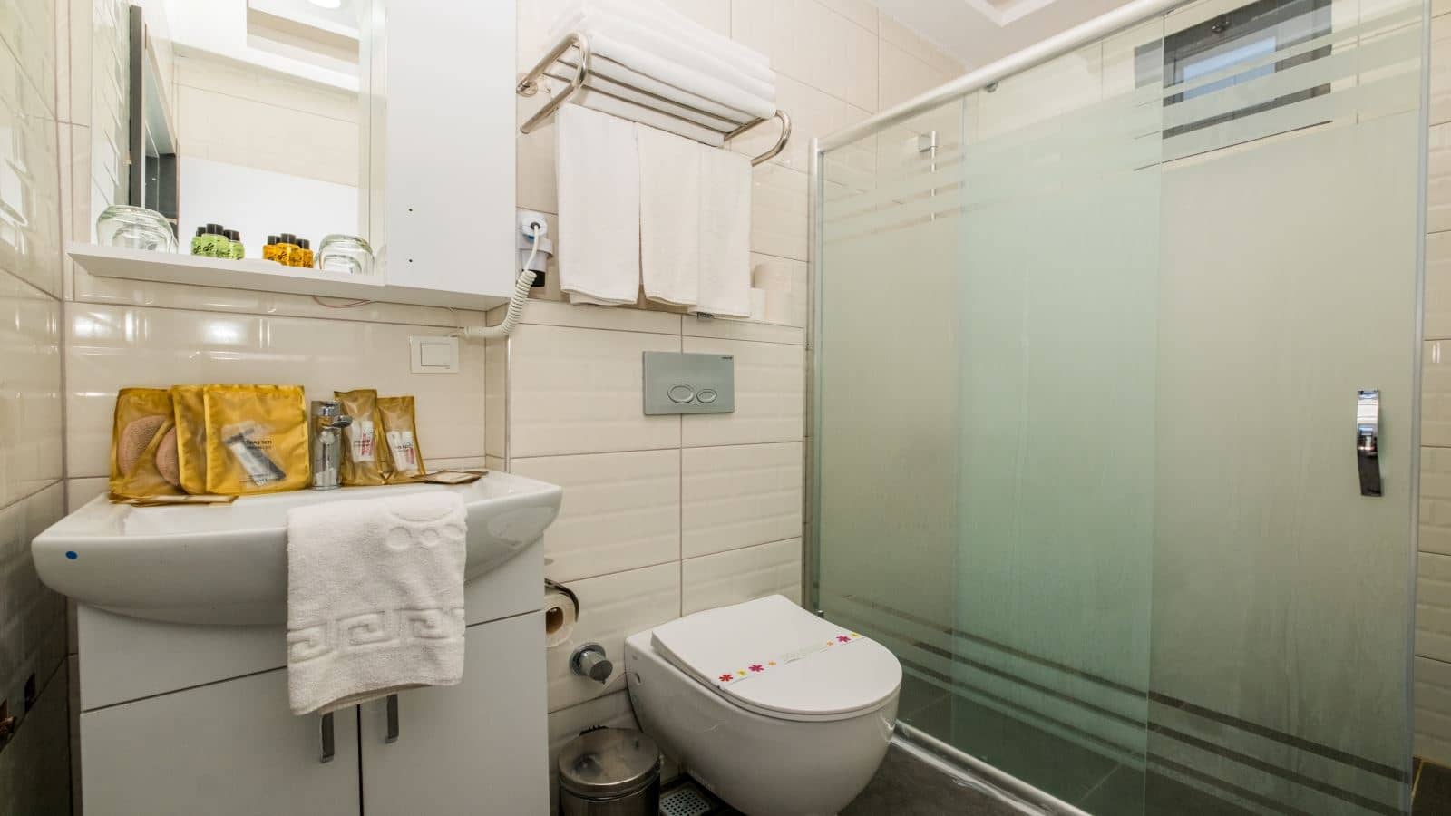 rooms-swimup-suite