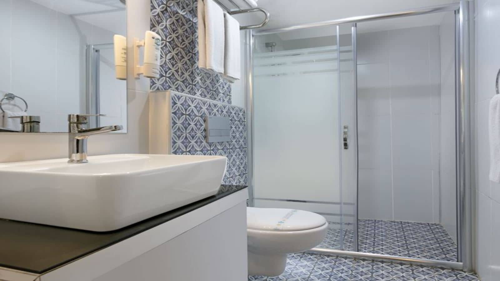 rooms-standard-room