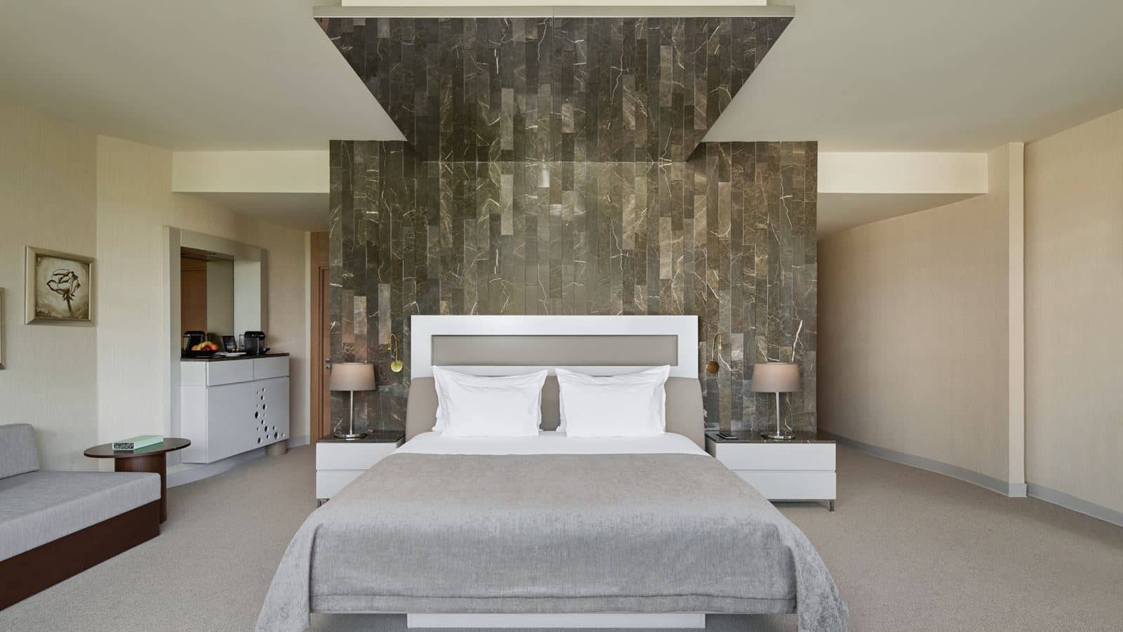 rooms-suite-land-view