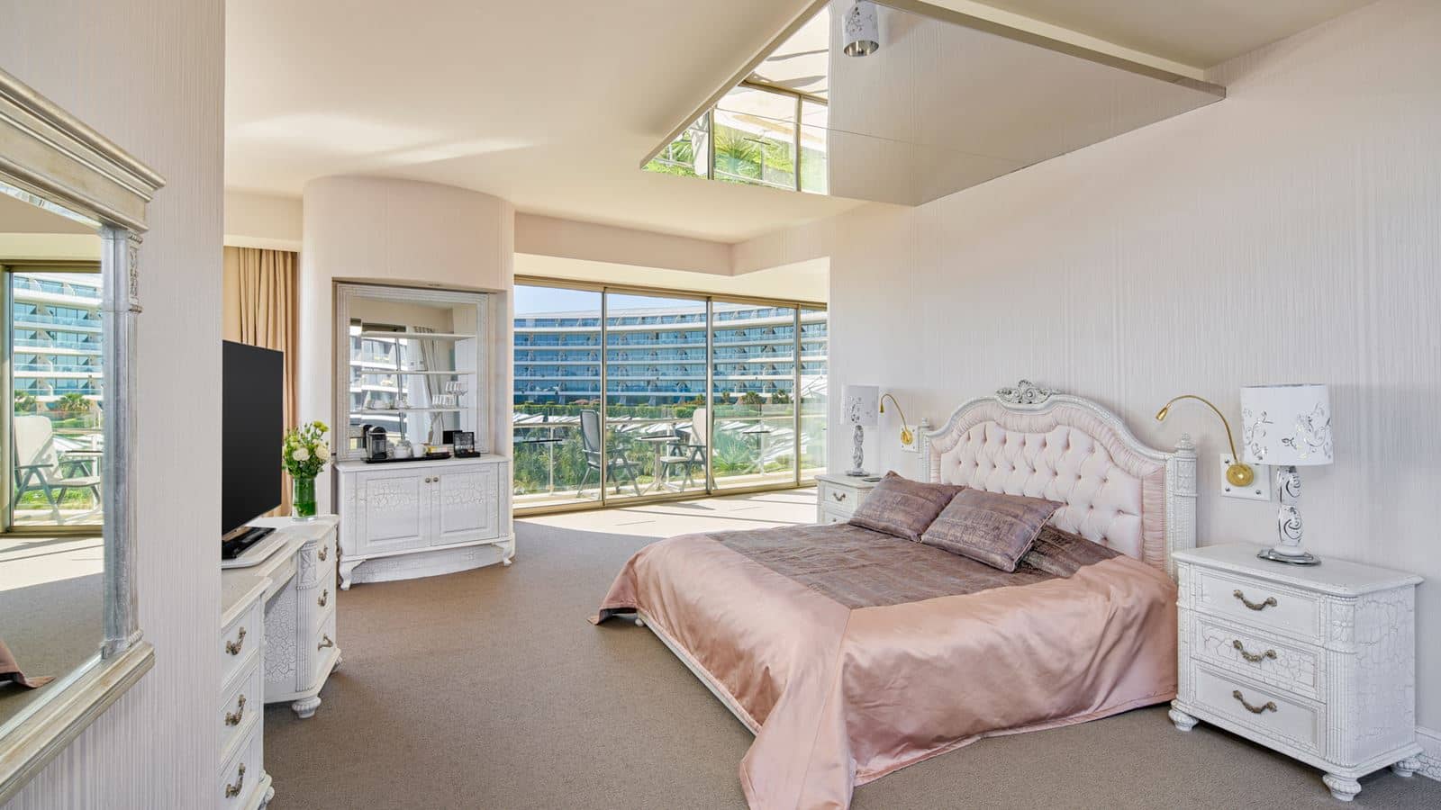 rooms-royal-deluxe-suite