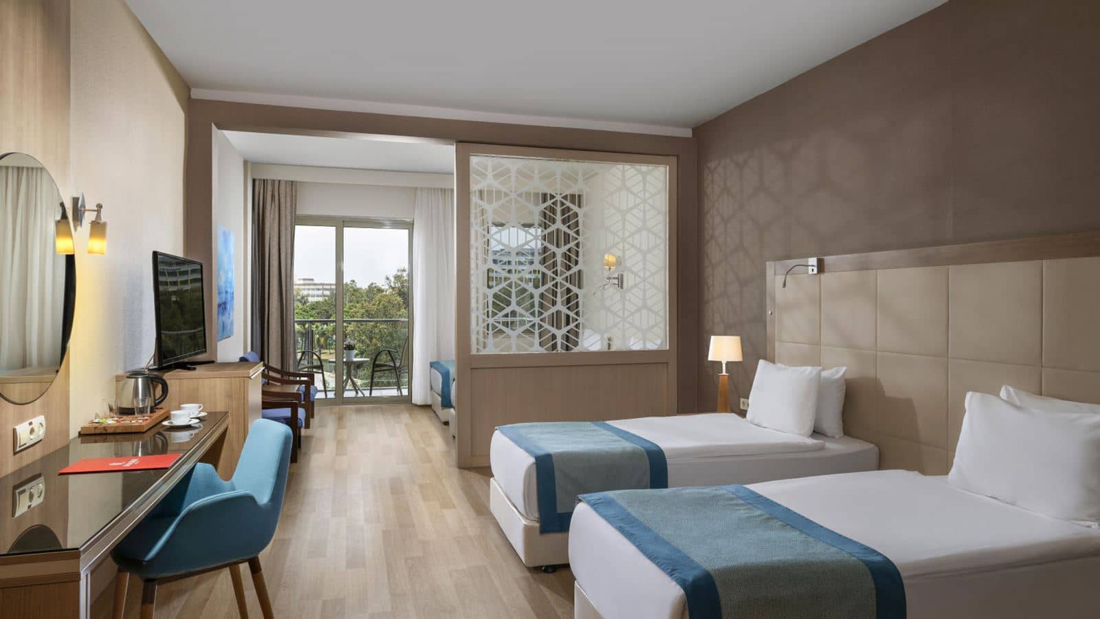 rooms-superior-room-lake-view