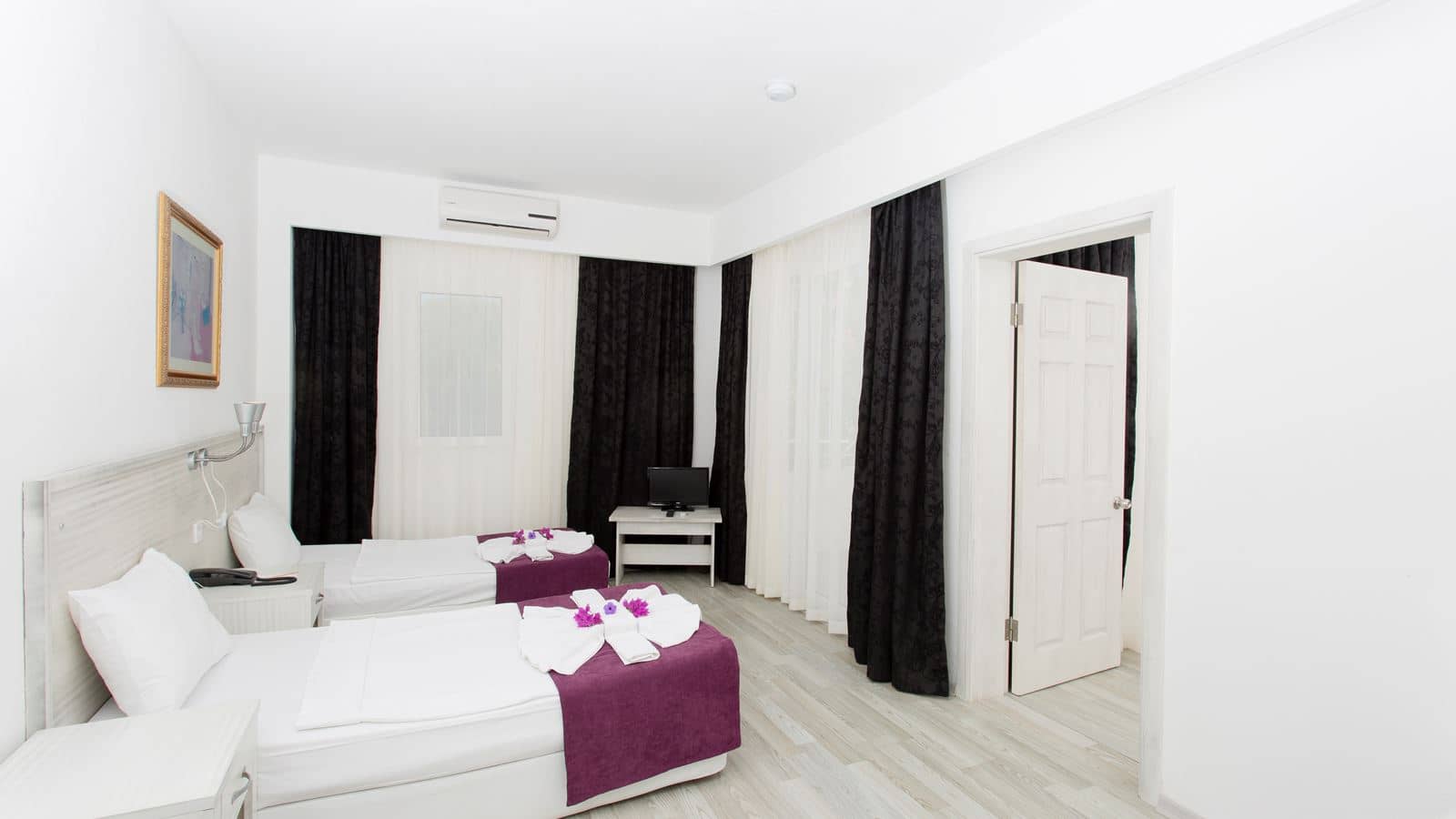 rooms-family-room
