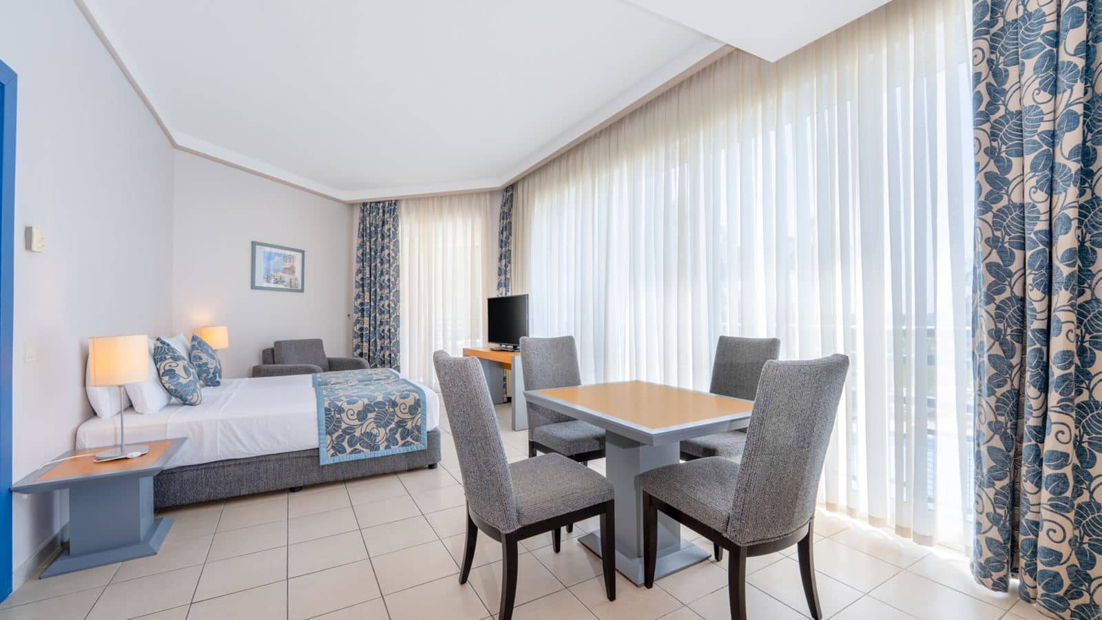 rooms-suite-room
