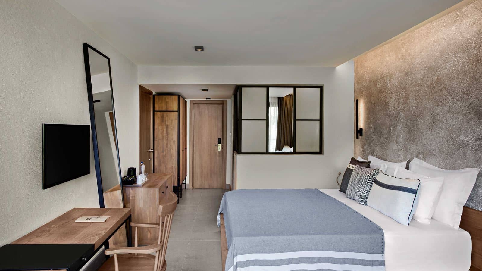 rooms-family-connection-garden-view
