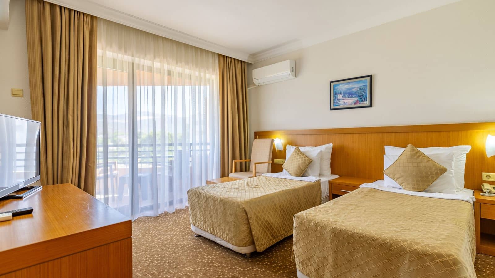 rooms-standard-room-seaview-balcony