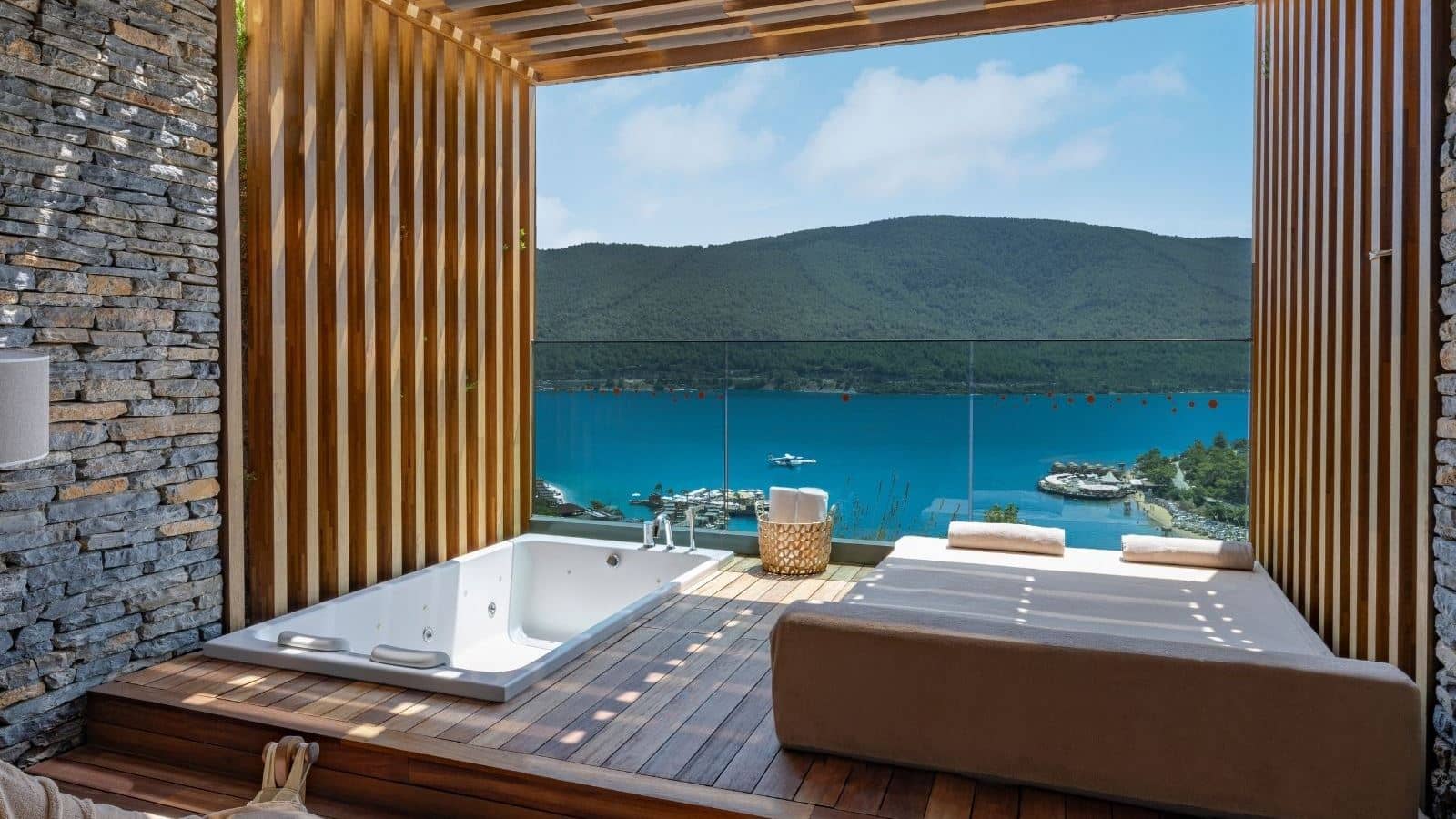 rooms-terrace-room-partly-sea-view