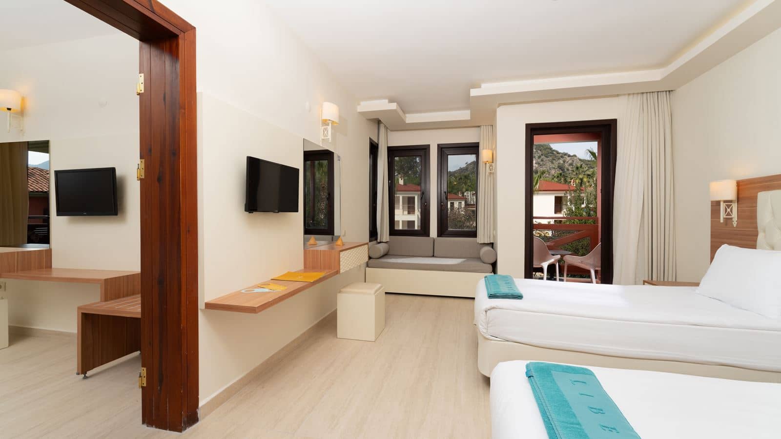 rooms-family-room