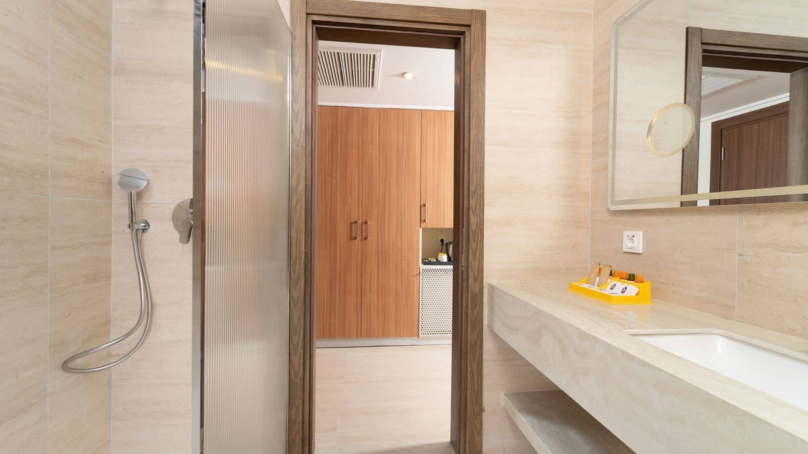 rooms-family-room
