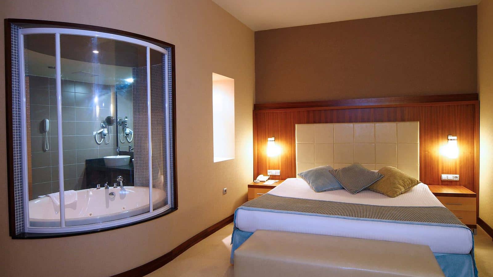 rooms-king-suite