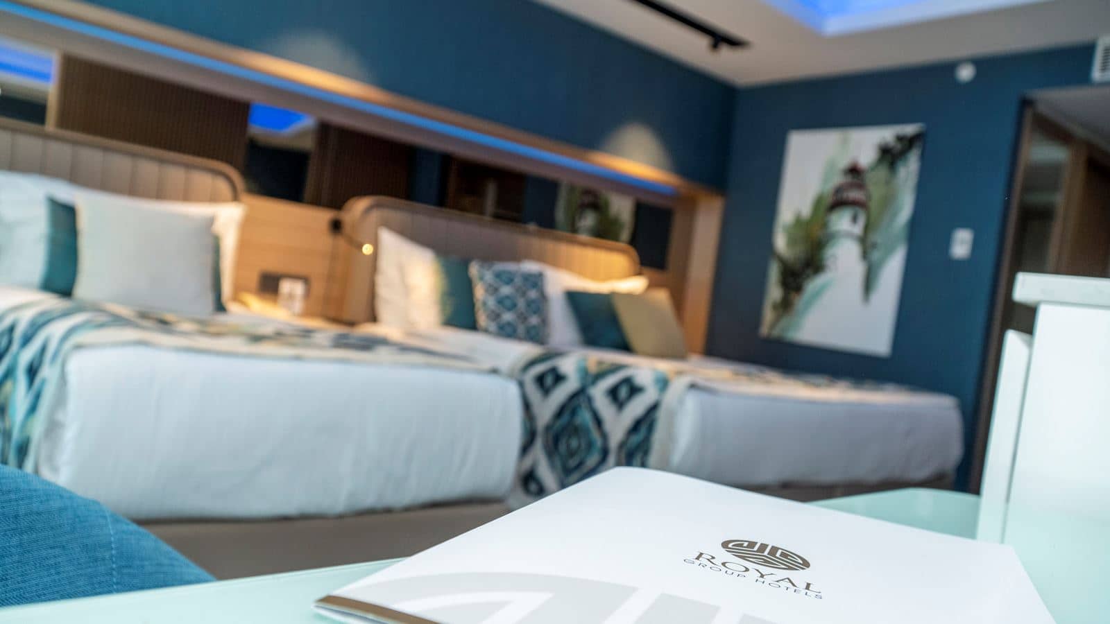 rooms-superior-standard-room-side-sea-view-with-balcony