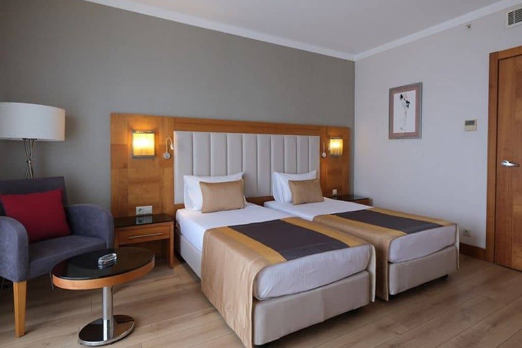 rooms-superior-land-view