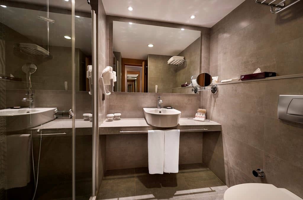 rooms-superior-room-side-sea-view