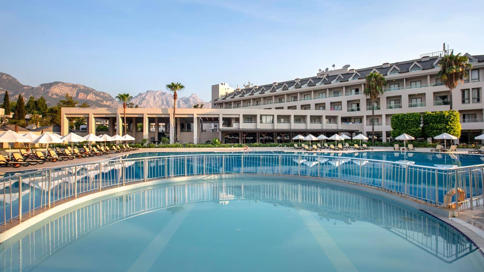 pools-outdoor-pool