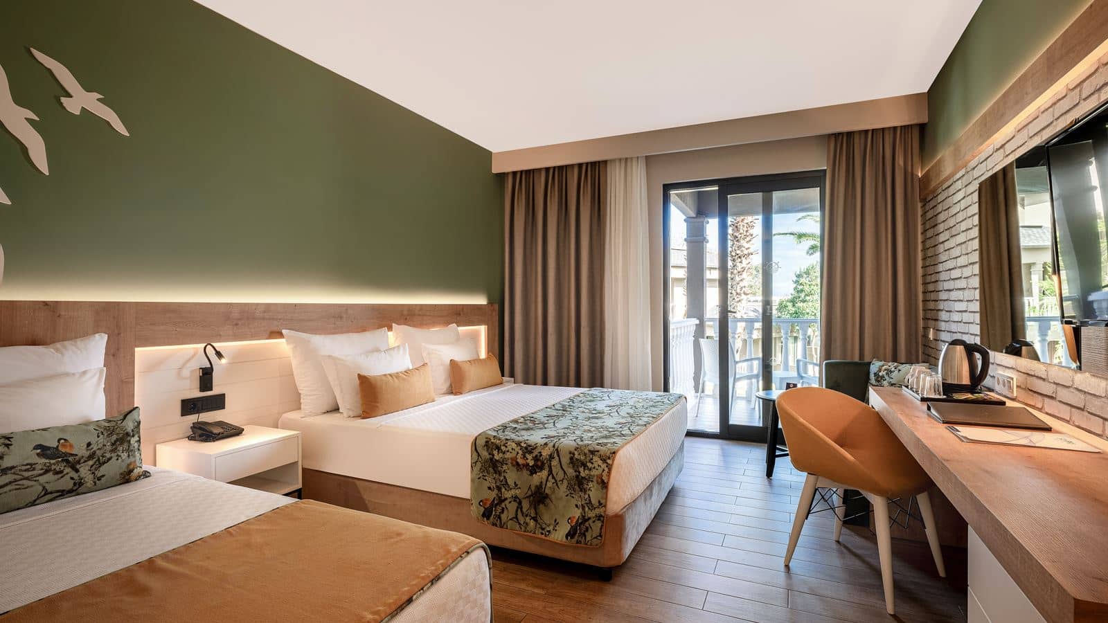 rooms-superior-room