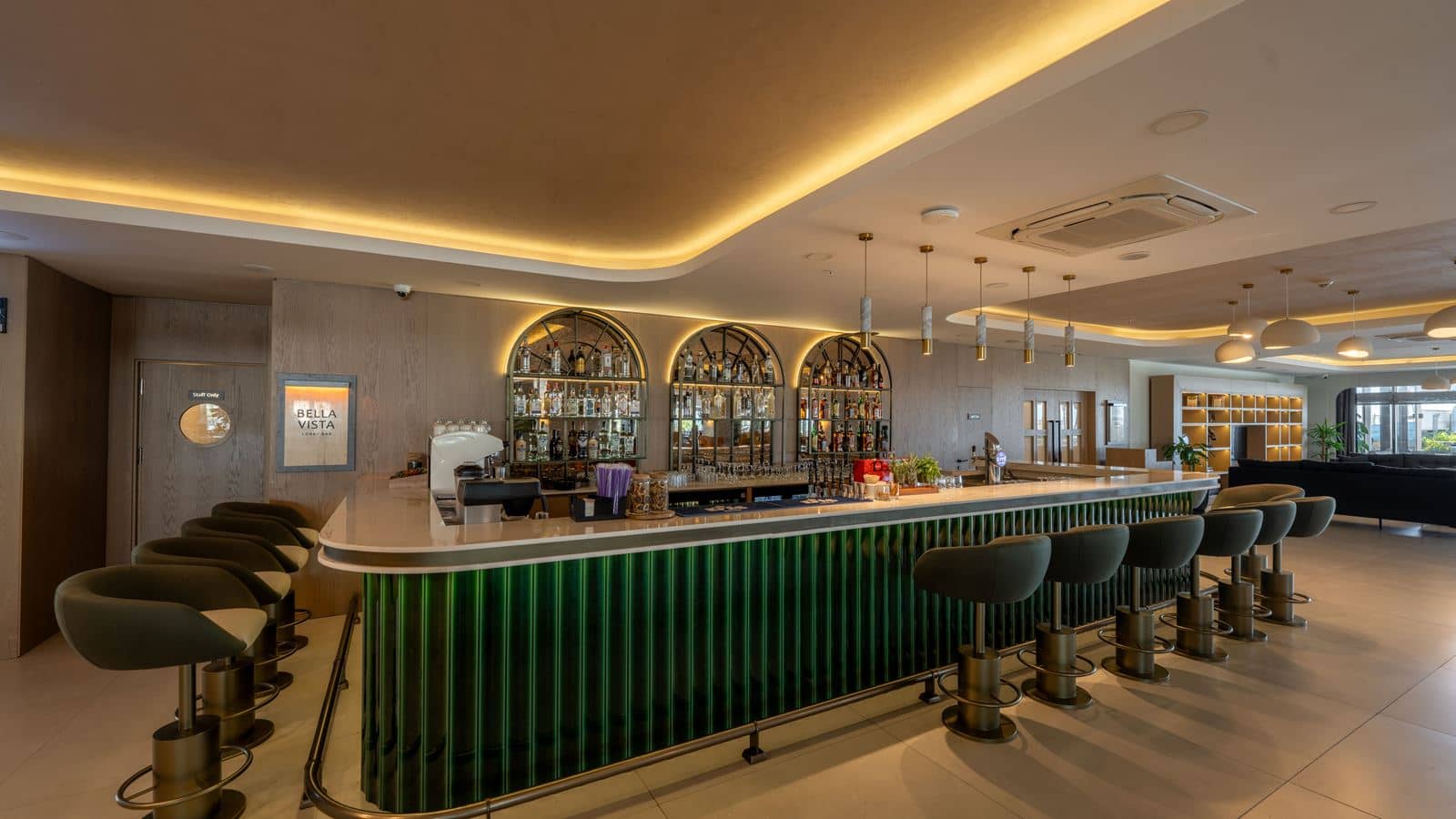 bars-brezza-pool-bar
