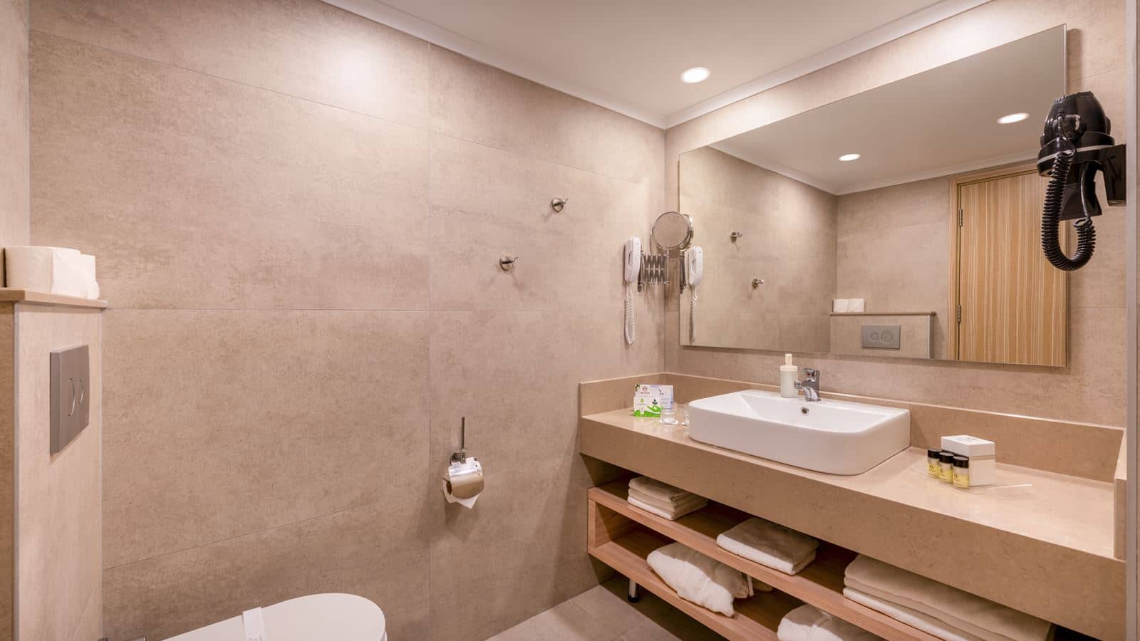 rooms-standart-room-land-view