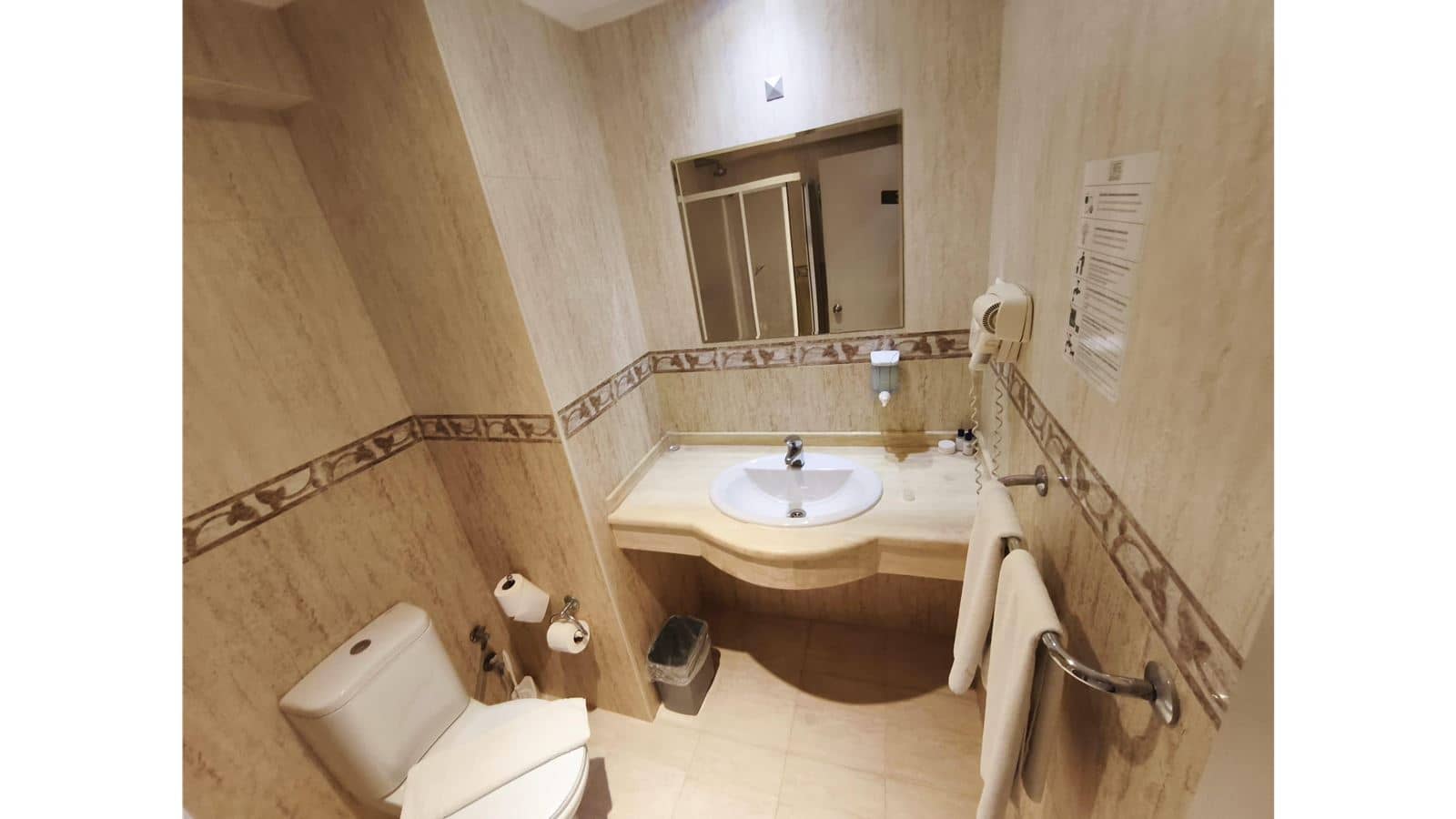 rooms-standard-room