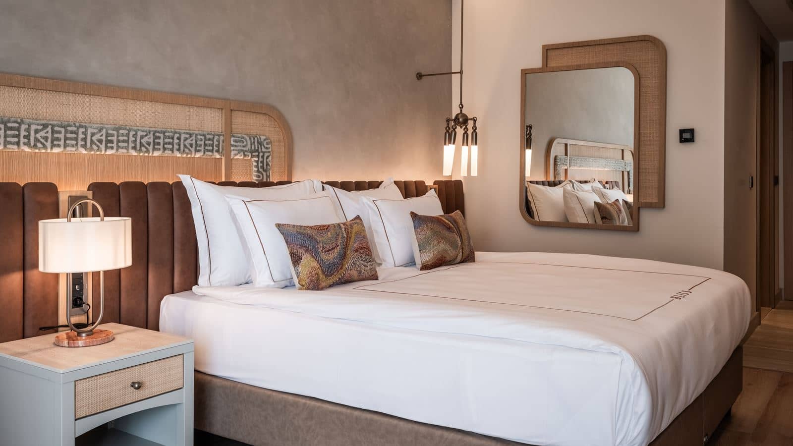 rooms-deluxe-land-view