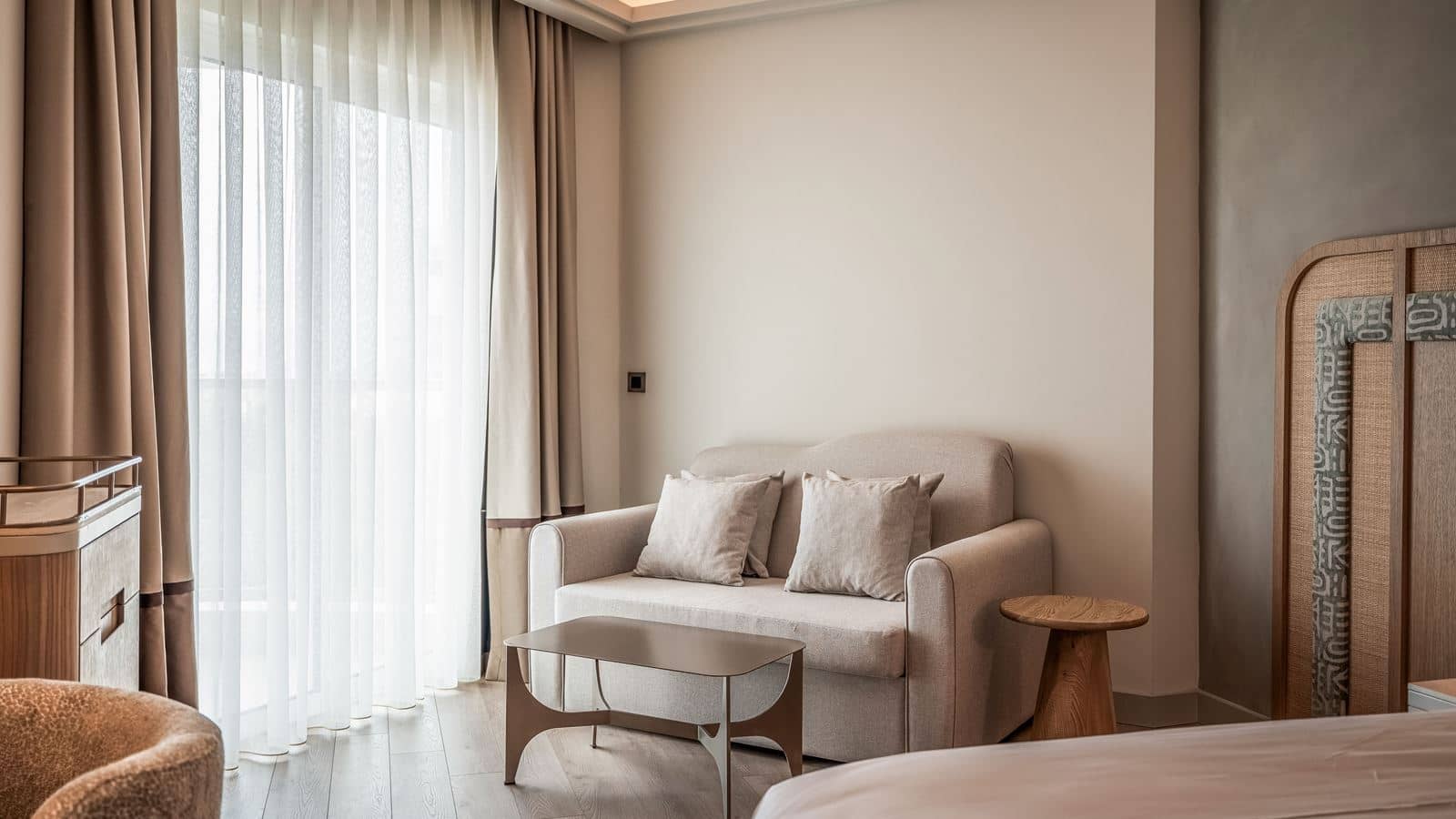 rooms-deluxe-sea-view