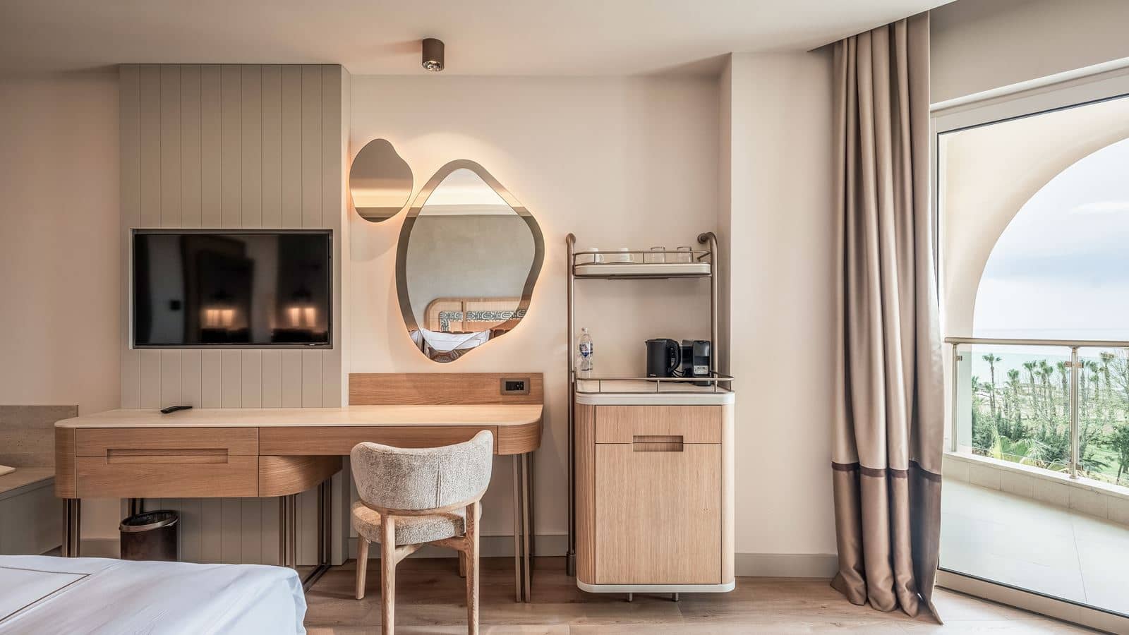 rooms-deluxe-sea-view