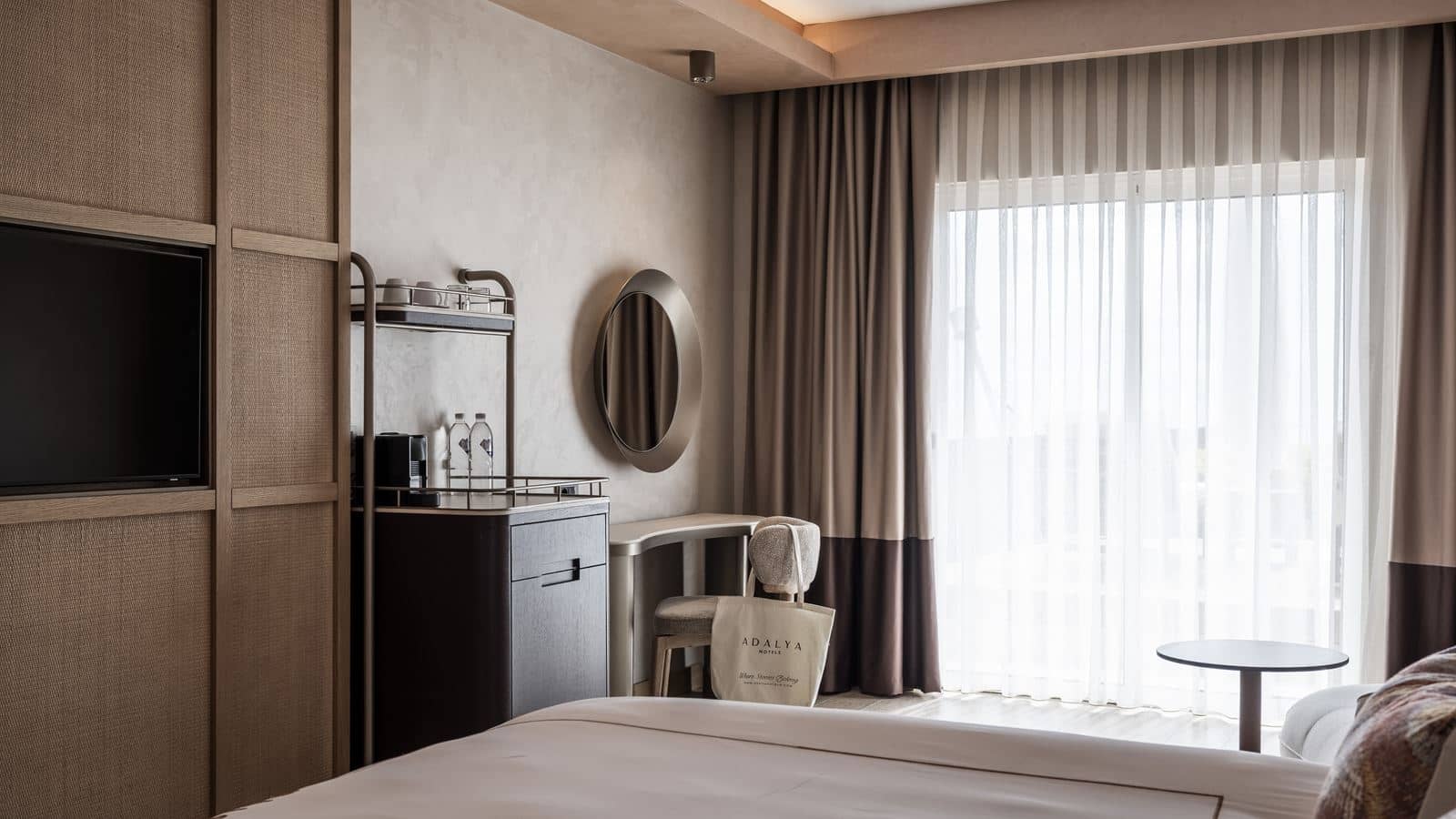rooms-superior-jacuzzi-garden-up-sea-view