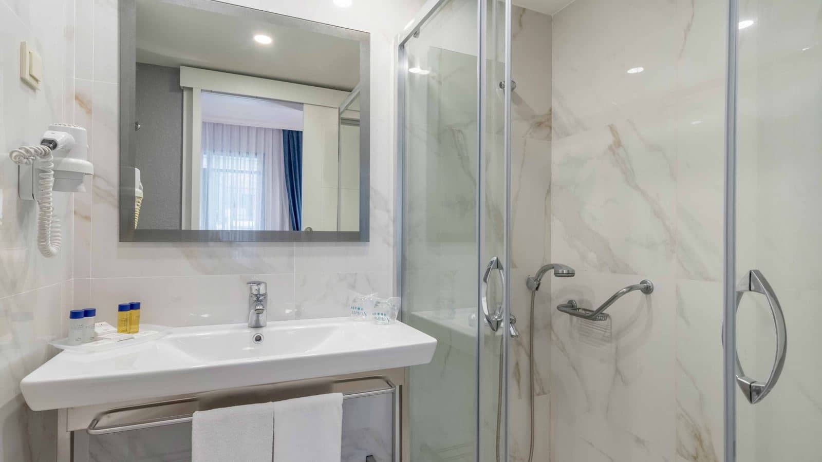 rooms-family-suite