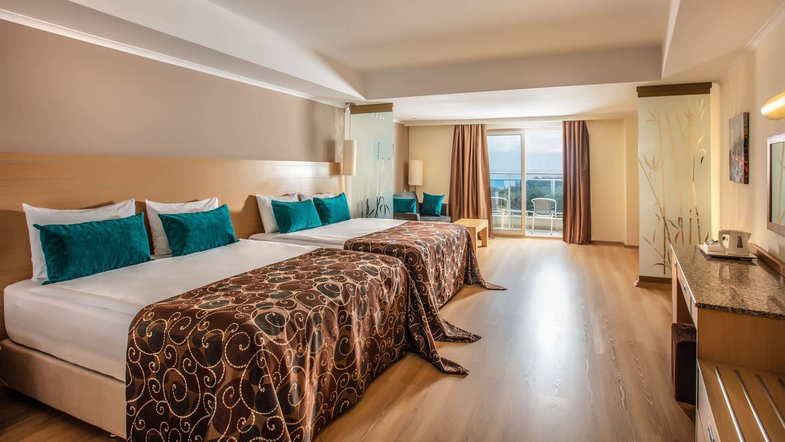 rooms-superior-room