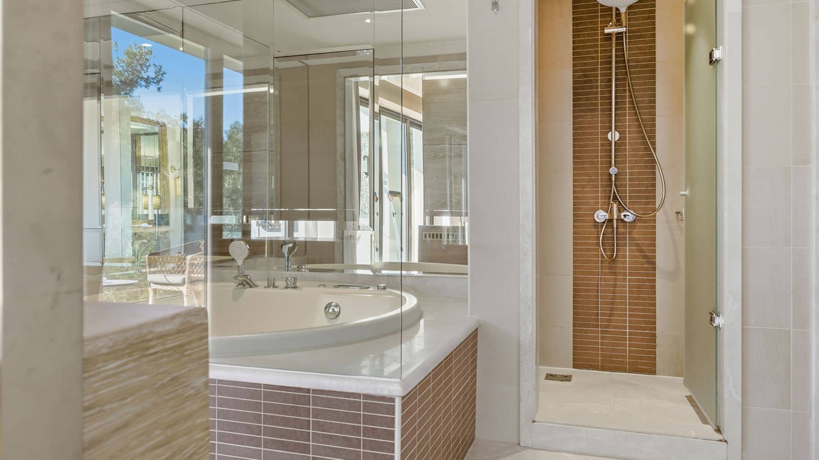rooms-deluxe-suite