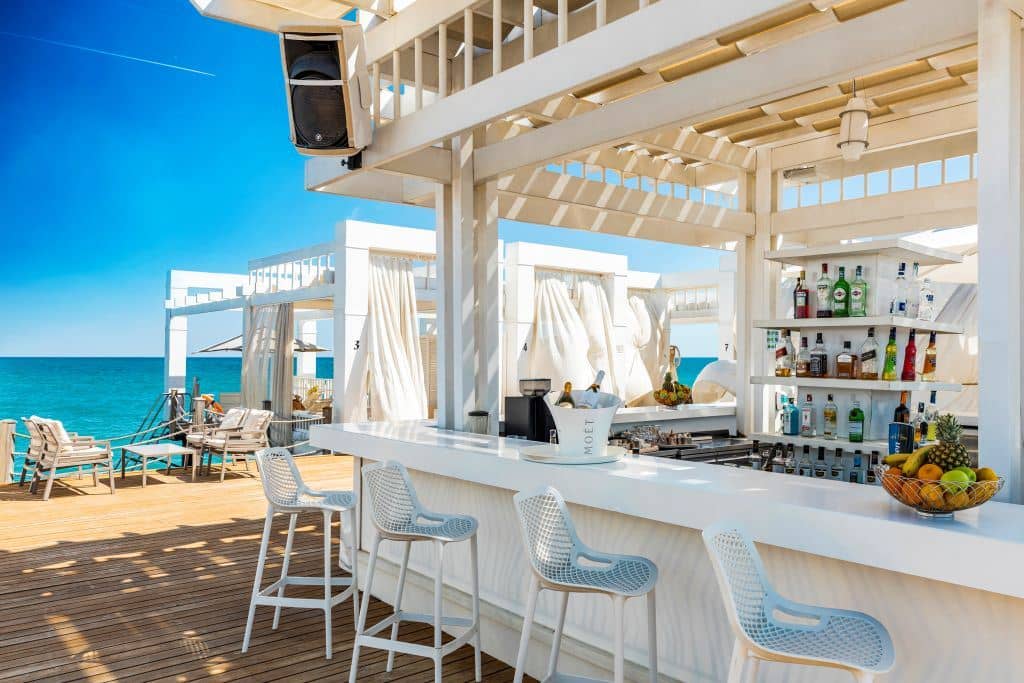 bars-pier-bar